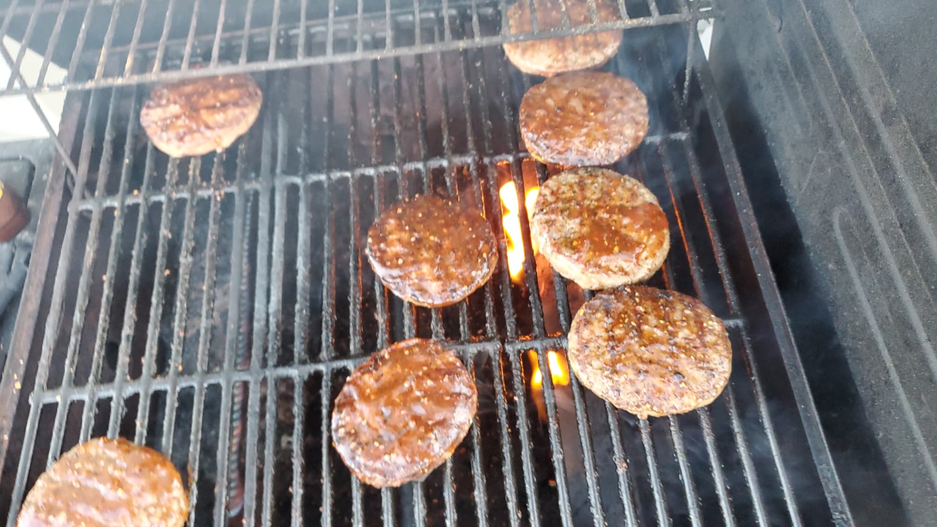 Backyard BBQ Burgers